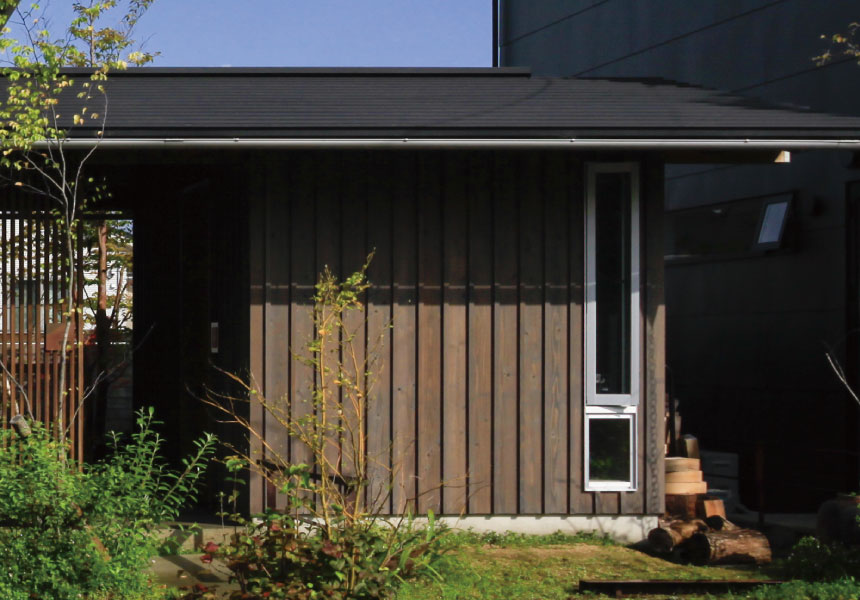 杉羽目板貼りの外壁